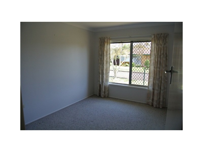 11 Matthews Street, Harristown QLD 4350