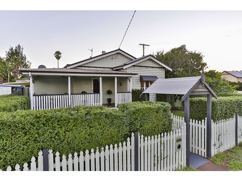 246a Campbell Street, Newtown QLD 4350