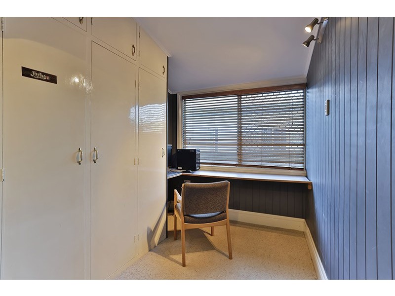 246a Campbell Street, Newtown QLD 4350