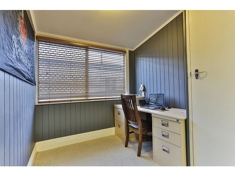 246a Campbell Street, Newtown QLD 4350