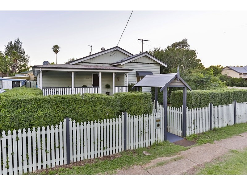 246a Campbell Street, Newtown QLD 4350