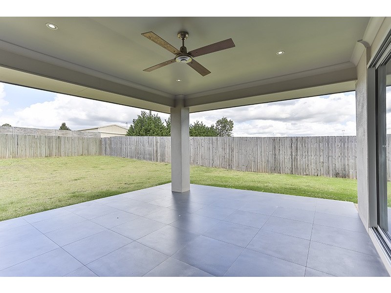 18 Wigan Avenue, Highfields QLD 4352