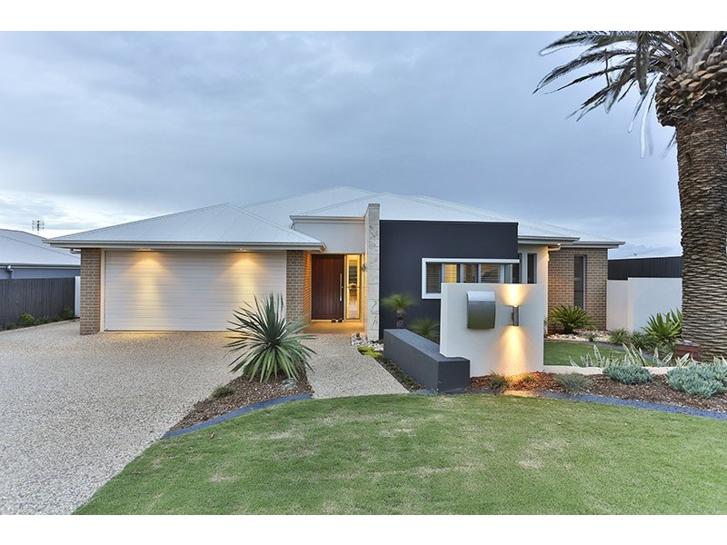 6 Goshawk Drive, Highfields QLD 4352