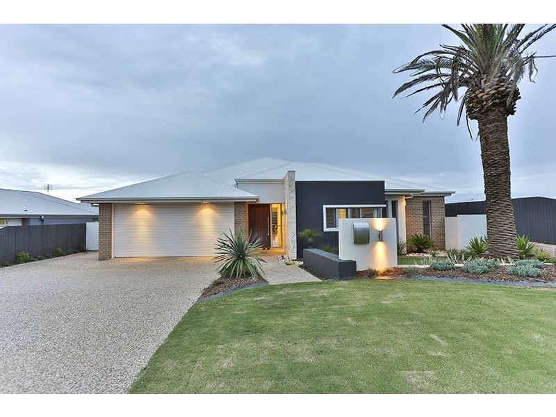 6 Goshawk Drive, Highfields QLD 4352