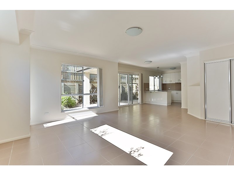 1/1 Barry Street, Mount Lofty QLD 4350