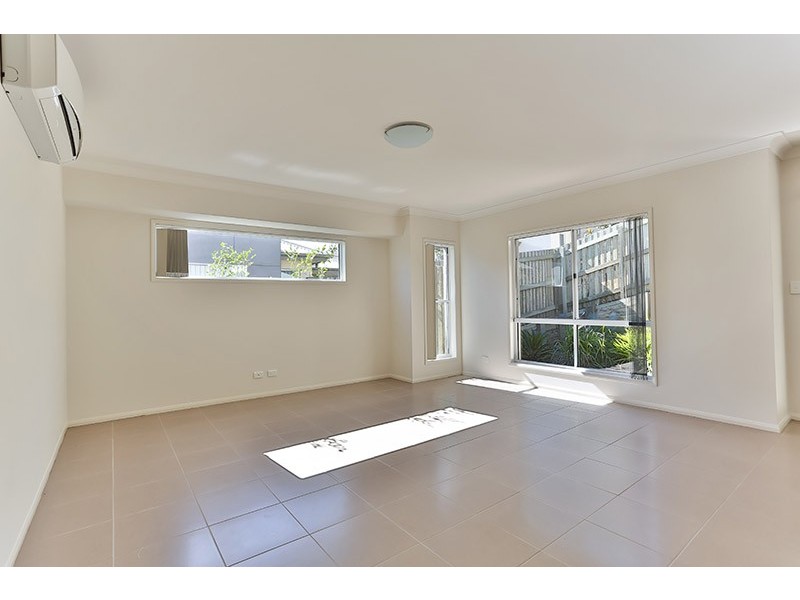 1/1 Barry Street, Mount Lofty QLD 4350
