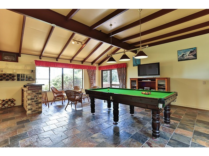 8 Coverdale Crescent, Cotswold Hills QLD 4350
