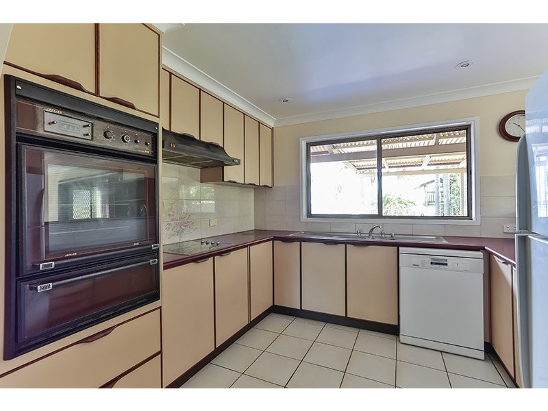 8 Coverdale Crescent, Cotswold Hills QLD 4350