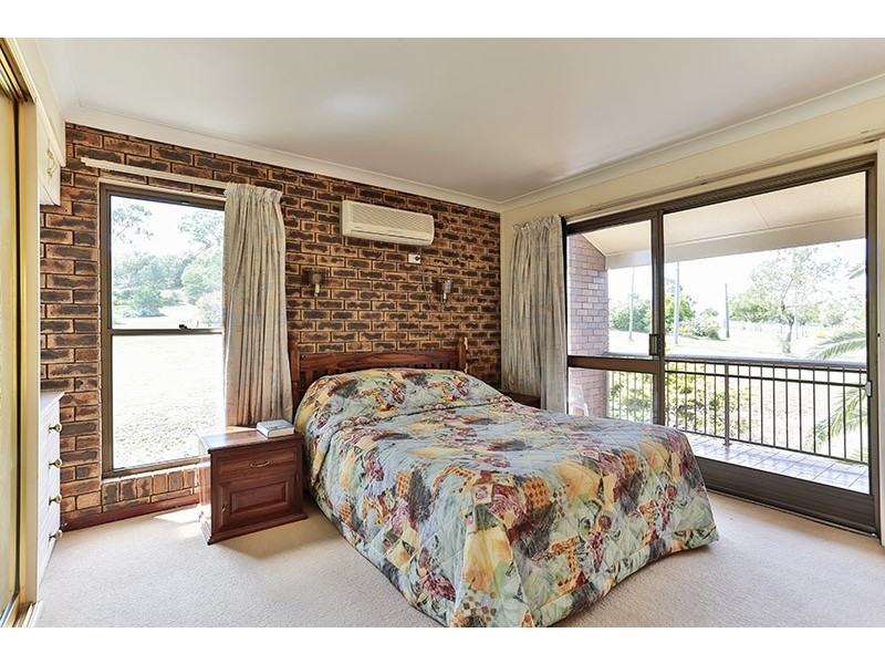 8 Coverdale Crescent, Cotswold Hills QLD 4350