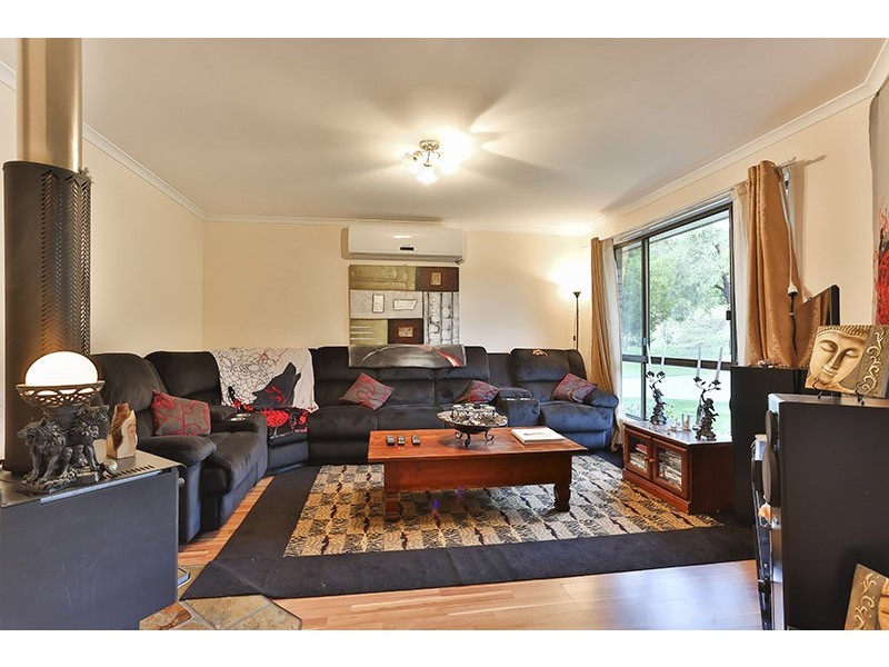 9 Redlands Drive, Gowrie Junction QLD 4352