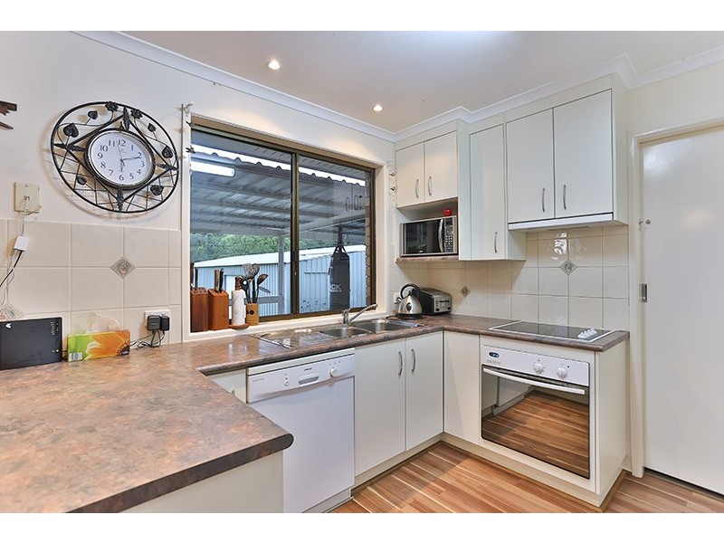 9 Redlands Drive, Gowrie Junction QLD 4352