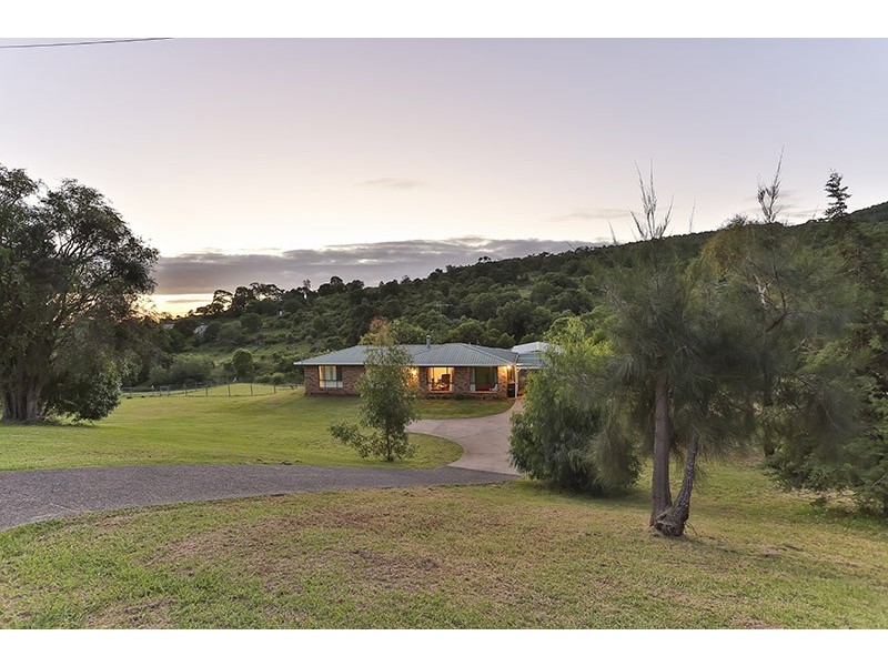 9 Redlands Drive, Gowrie Junction QLD 4352