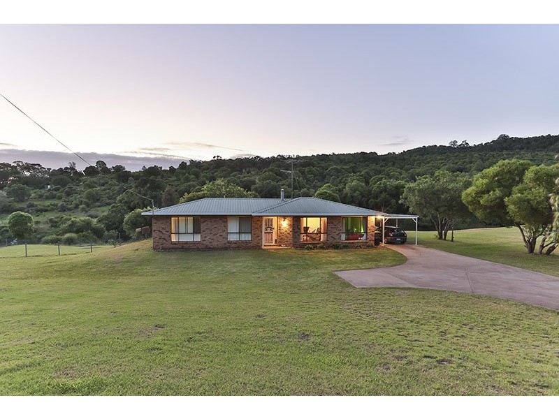 9 Redlands Drive, Gowrie Junction QLD 4352