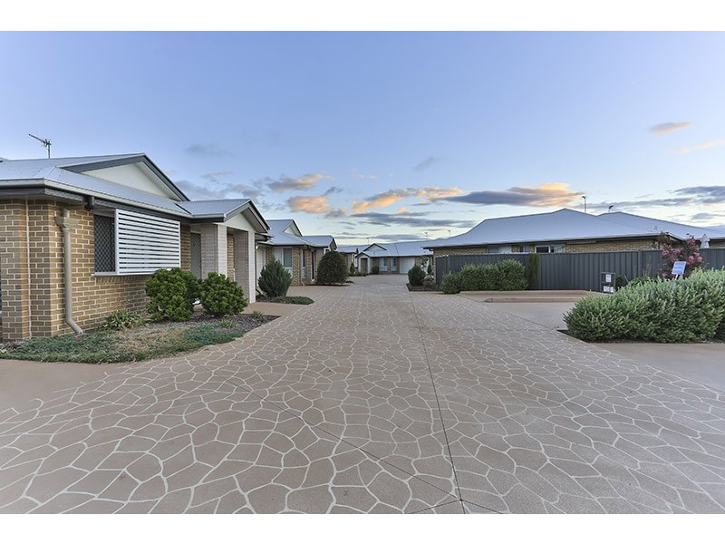 7/16 Salisbury Street, Darling Heights QLD 4350