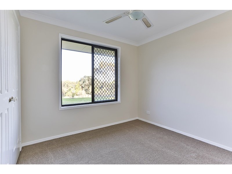 18 William Street, Meringandan West QLD 4352