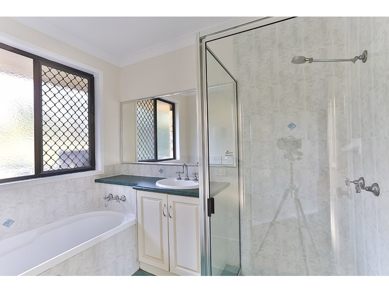 18 William Street, Meringandan West QLD 4352