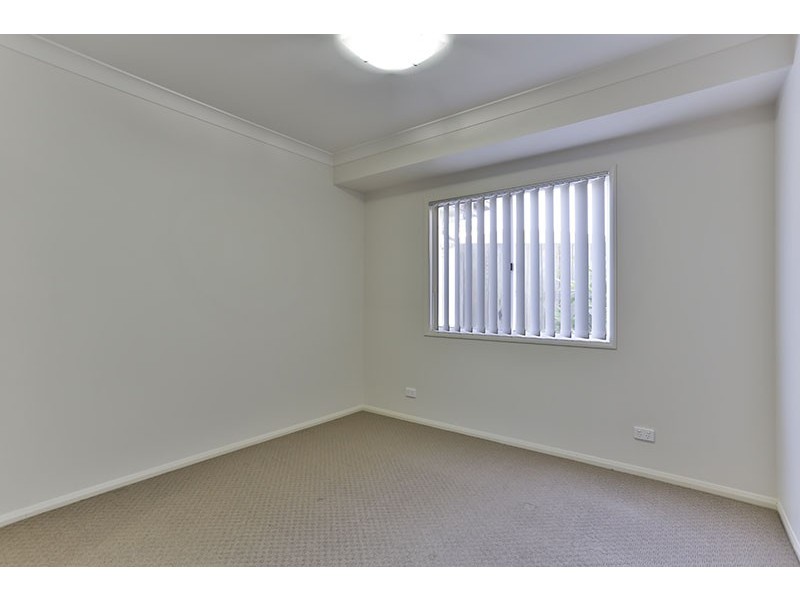 2/1 Barry Street, Mount Lofty QLD 4350