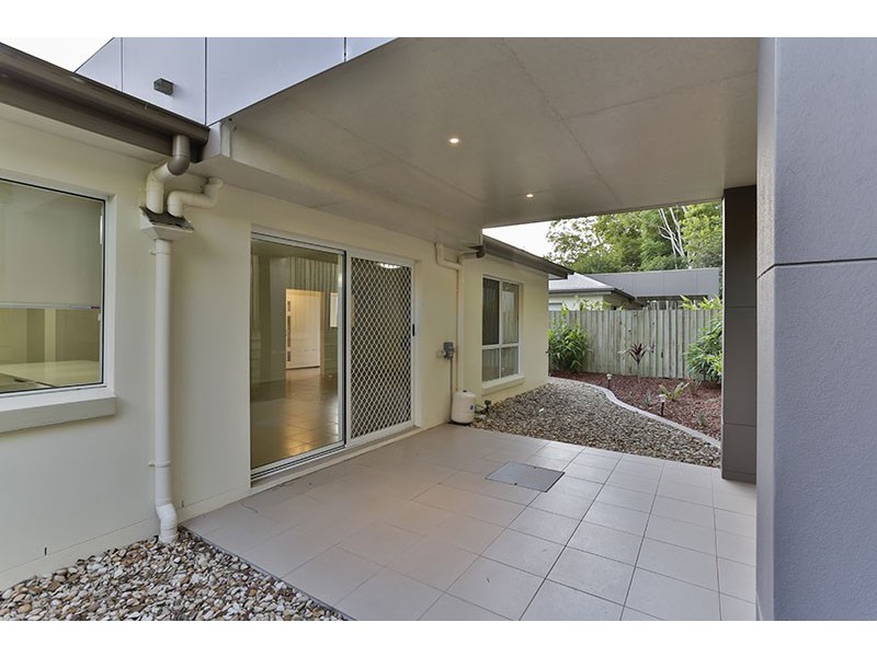 2/1 Barry Street, Mount Lofty QLD 4350