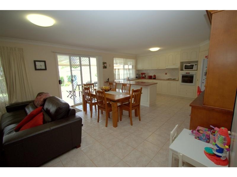 21 Mengel Court, Middle Ridge QLD 4350