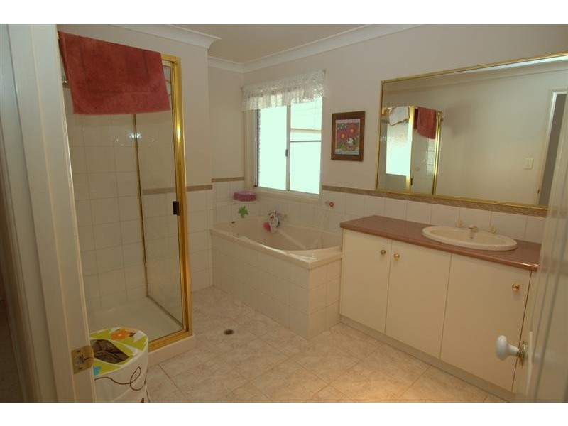 21 Mengel Court, Middle Ridge QLD 4350