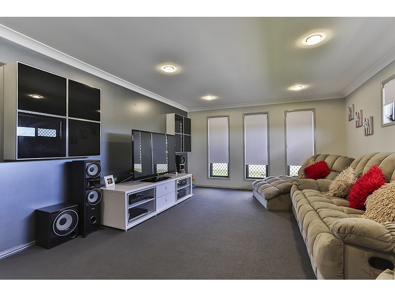 11 Alexander Avenue, Highfields QLD 4352