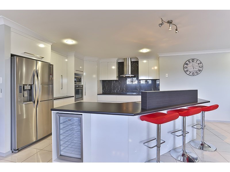 11 Alexander Avenue, Highfields QLD 4352