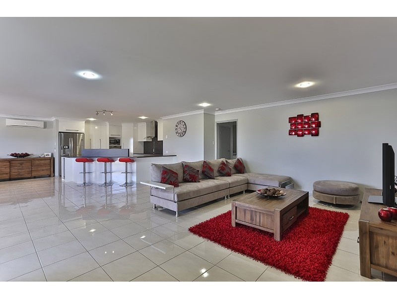 11 Alexander Avenue, Highfields QLD 4352