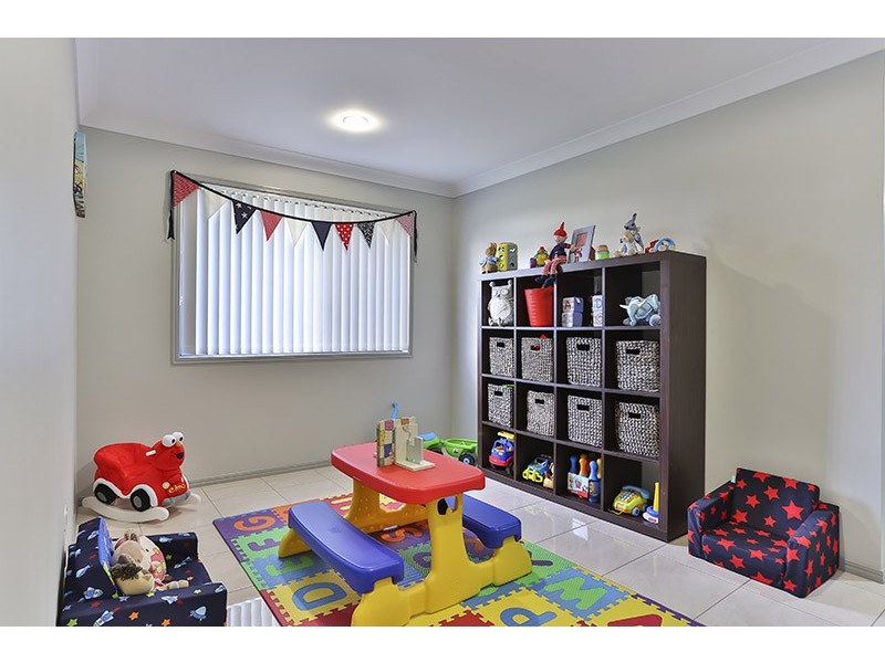 11 Alexander Avenue, Highfields QLD 4352