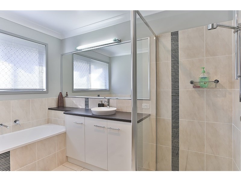 11 Alexander Avenue, Highfields QLD 4352