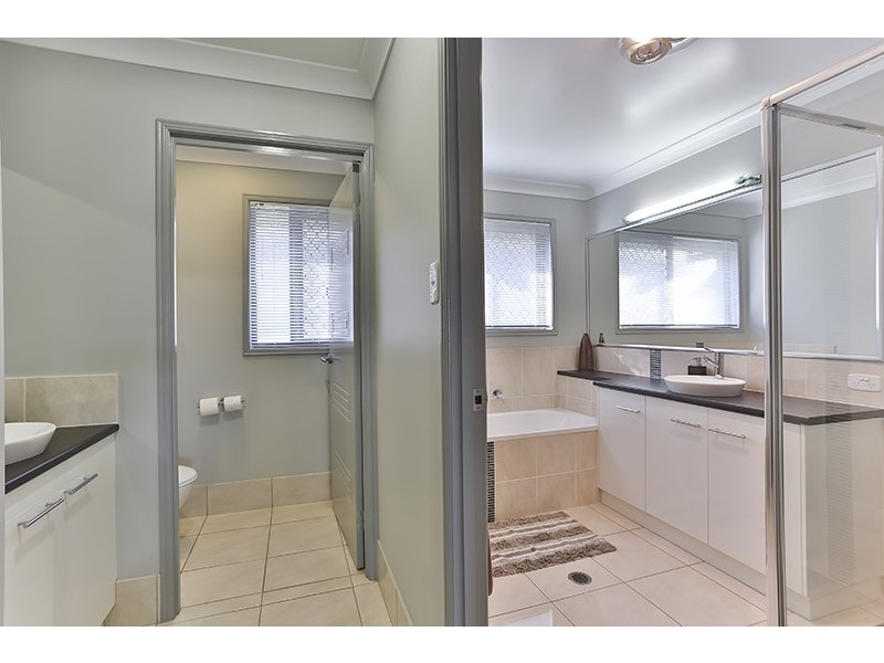 11 Alexander Avenue, Highfields QLD 4352