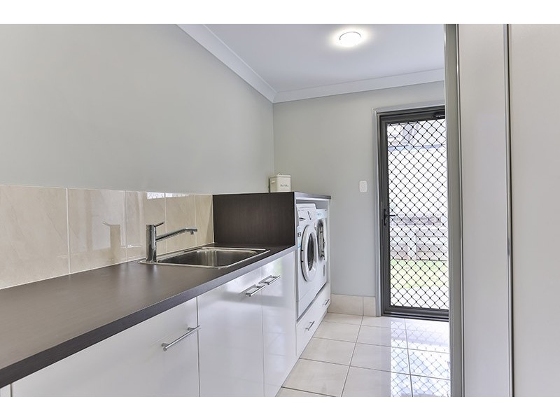 11 Alexander Avenue, Highfields QLD 4352