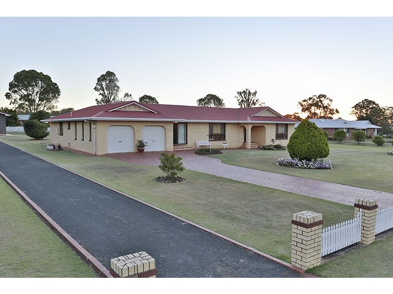 12 Hamzah Drive, Cotswold Hills QLD 4350