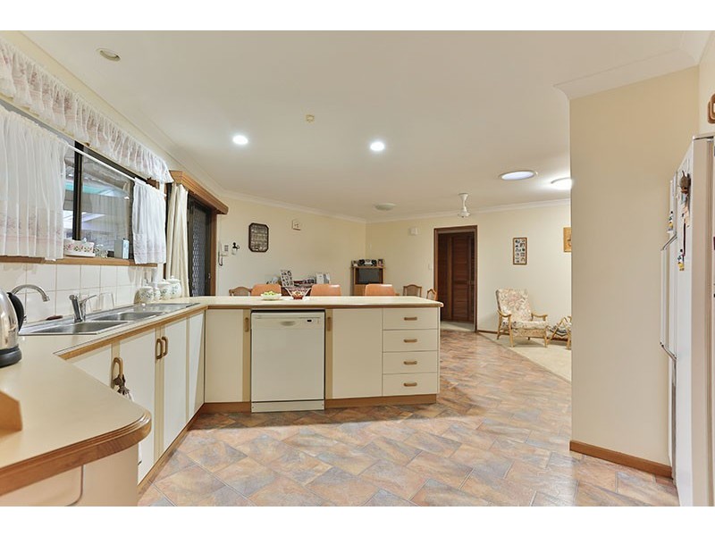 12 Hamzah Drive, Cotswold Hills QLD 4350