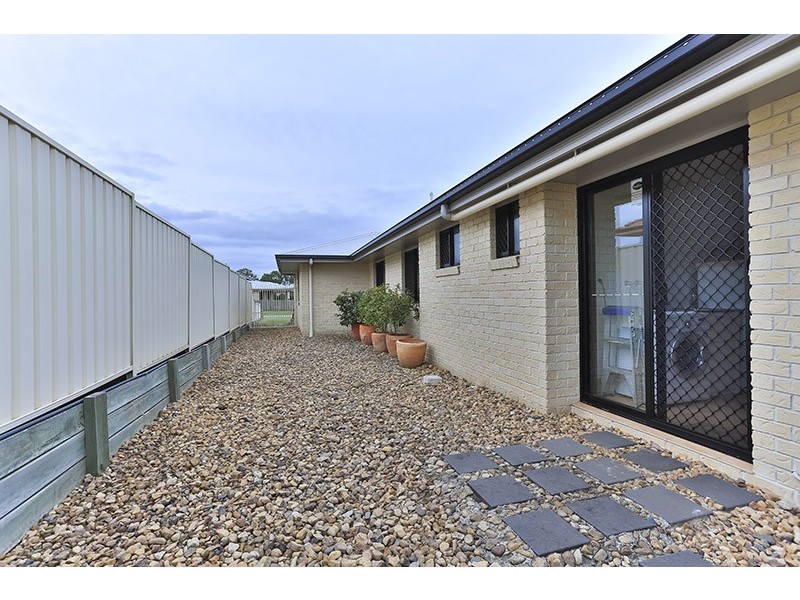 11 Bronte Street, Westbrook QLD 4350