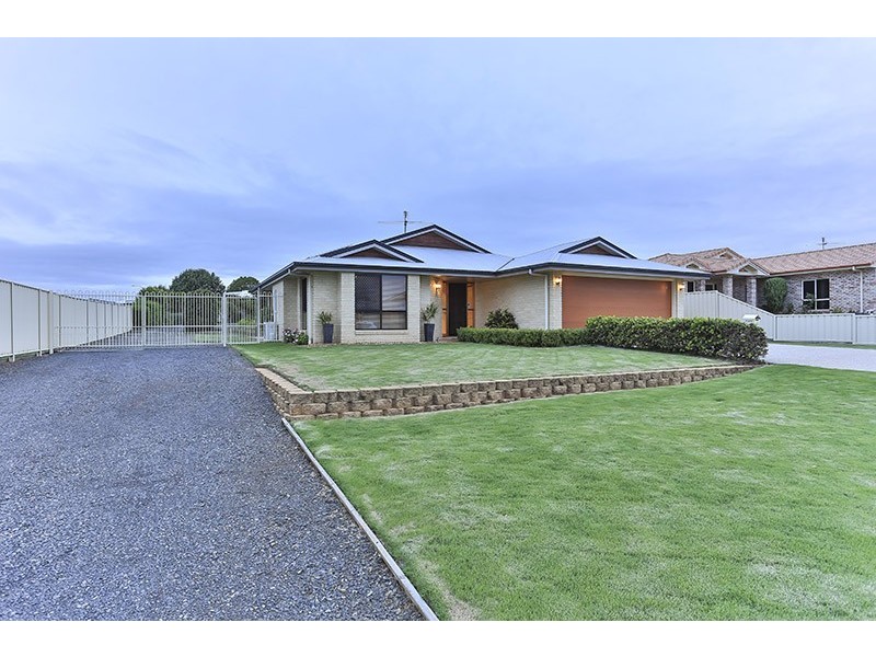 11 Bronte Street, Westbrook QLD 4350