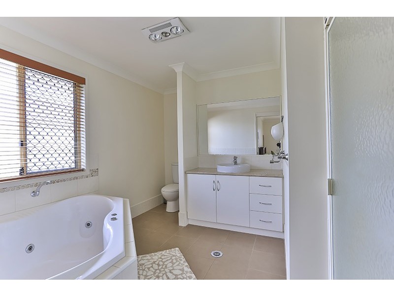 19 Thomas Street, Cambooya QLD 4358