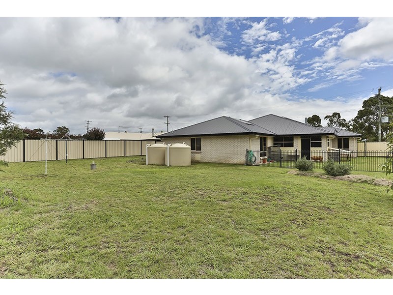 19 Thomas Street, Cambooya QLD 4358