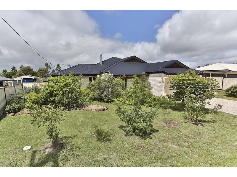 19 Thomas Street, Cambooya QLD 4358