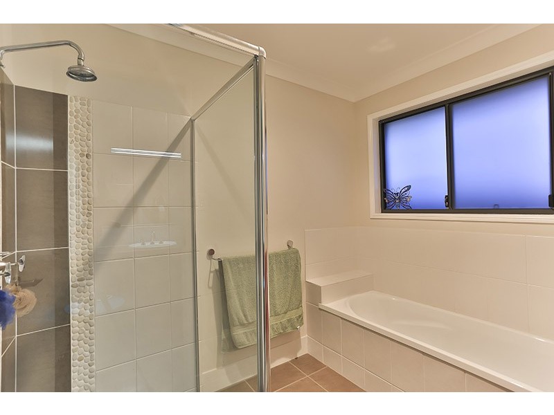 10 Smythe Drive, Highfields QLD 4352