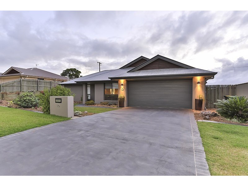 10 Smythe Drive, Highfields QLD 4352