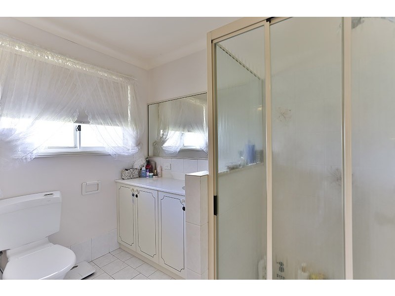 8 Emma Drive, Kearneys Spring QLD 4350