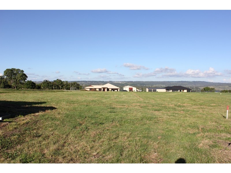 40 Hilltop Drive, Gowrie Junction QLD 4352