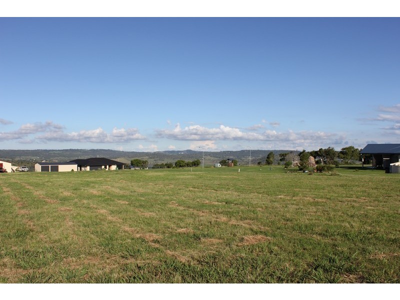 40 Hilltop Drive, Gowrie Junction QLD 4352