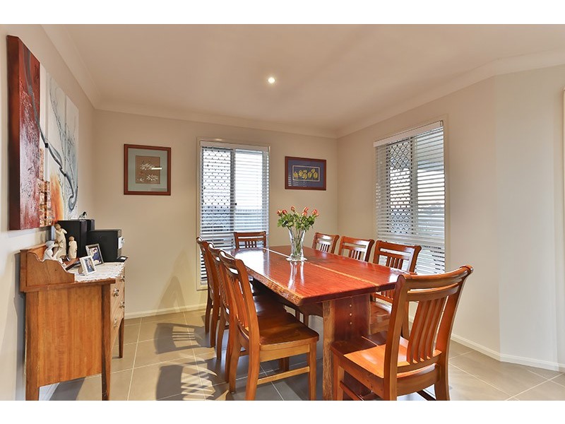 1 Leo Close, Highfields QLD 4352