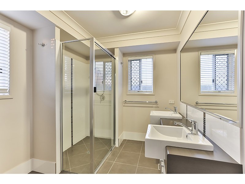 1 Leo Close, Highfields QLD 4352