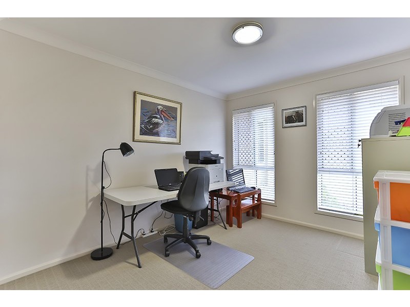 1 Leo Close, Highfields QLD 4352