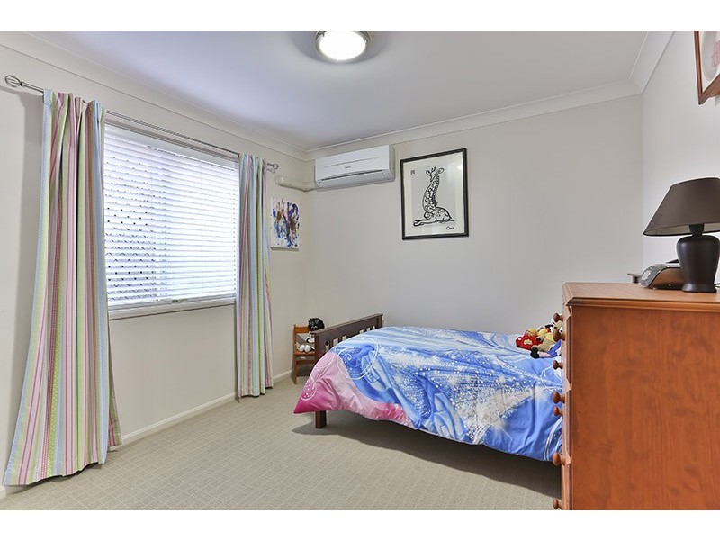 1 Leo Close, Highfields QLD 4352