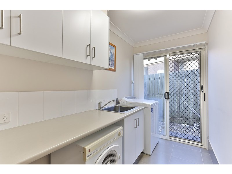 1 Leo Close, Highfields QLD 4352