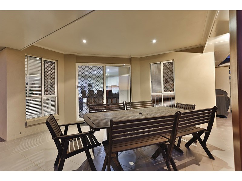 1 Leo Close, Highfields QLD 4352