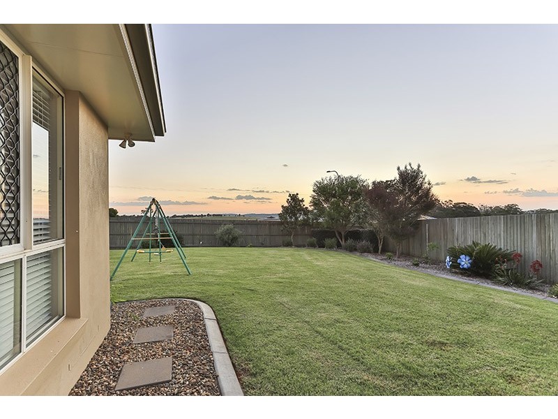 1 Leo Close, Highfields QLD 4352